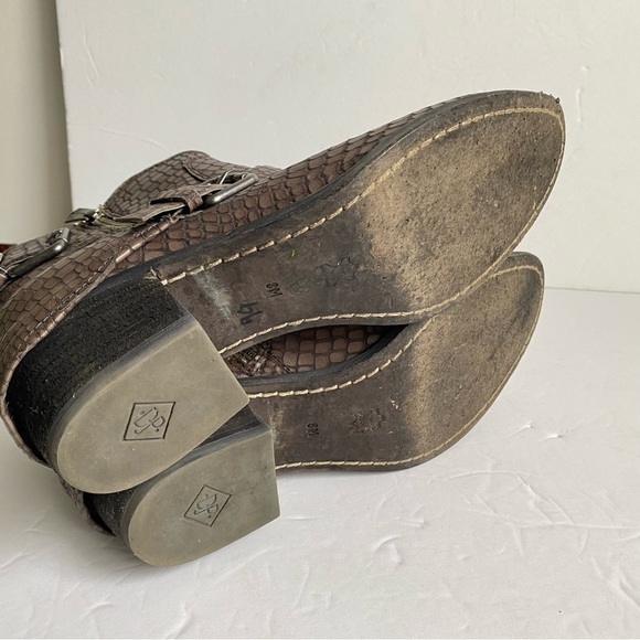 Donald Pliner Dalis Ankle Booties Croc Embossed Gray Leather Boots Womens 8 - Picture 11 of 12